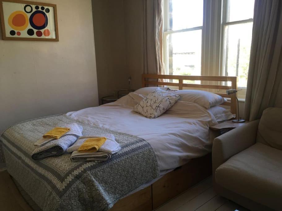 Stylish Two Large Double Bedroom House In Central Harrogate With On Street Parking Exterior foto